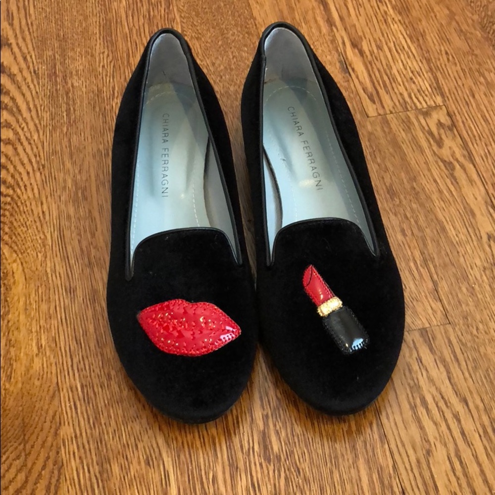 Chiara Ferragni lipstick flats